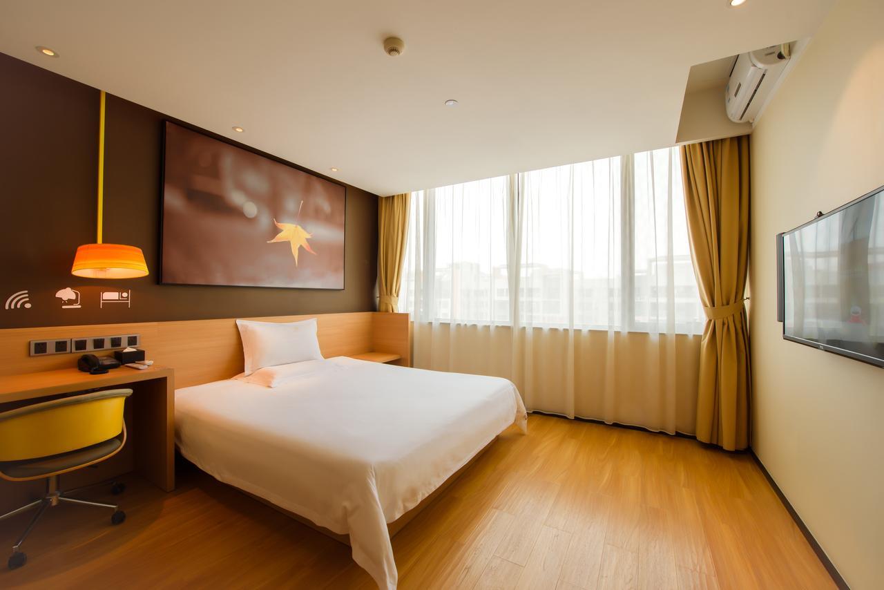 IU Hotel Zhanjiang Haibin Avenue Xinhaimingchen Bagian luar foto