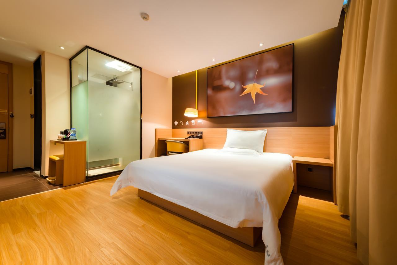 IU Hotel Zhanjiang Haibin Avenue Xinhaimingchen Bagian luar foto