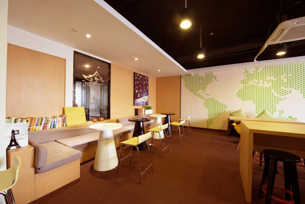 IU Hotel Zhanjiang Haibin Avenue Xinhaimingchen Bagian luar foto